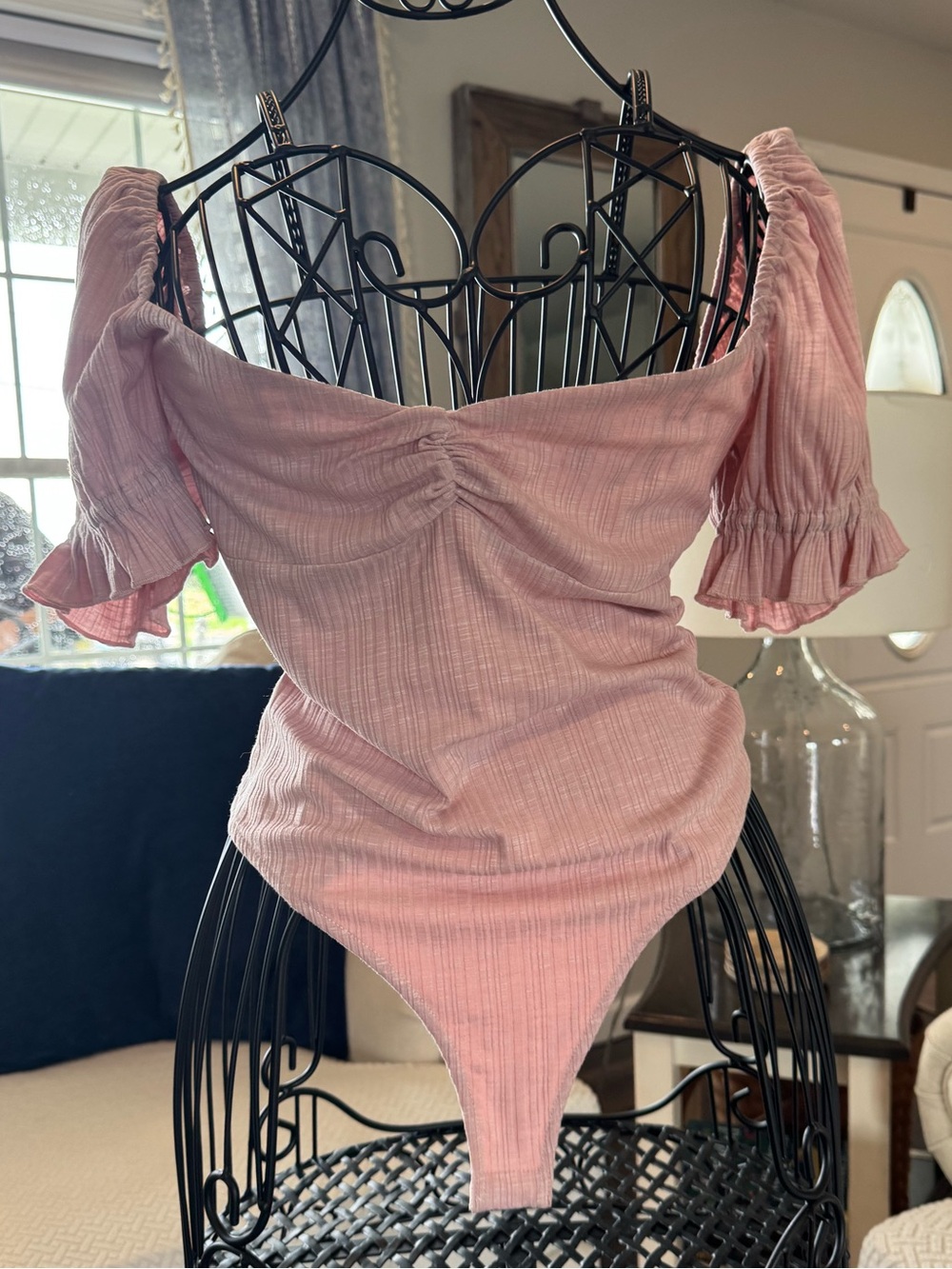 🌸 Lovers and Friends Pink Ribbed Bodysuit — Size Small